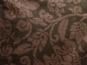 アンティーク　花唐草模様織り出し本場泥大島紬着物(5マルキ)